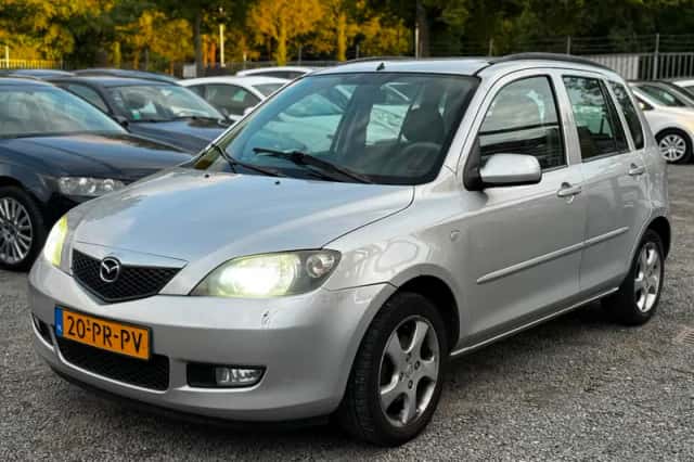 Mazda 2 (2004) thumbnail 1