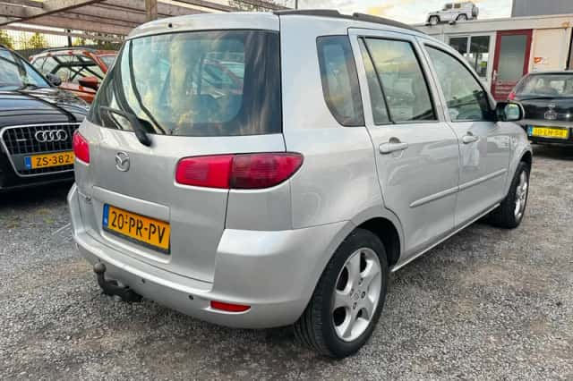 Mazda 2 (2004) thumbnail 4