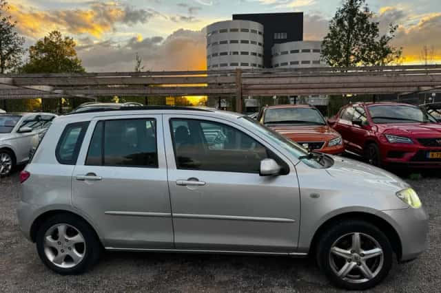Mazda 2 (2004) thumbnail 5