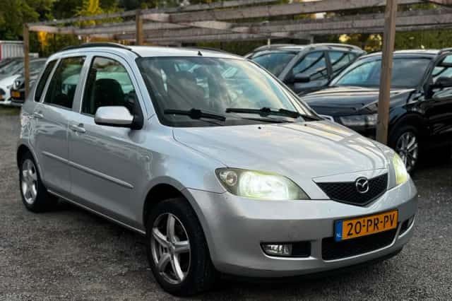Mazda 2 (2004) thumbnail 6