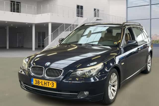 BMW 5-Serie (2010) thumbnail 1