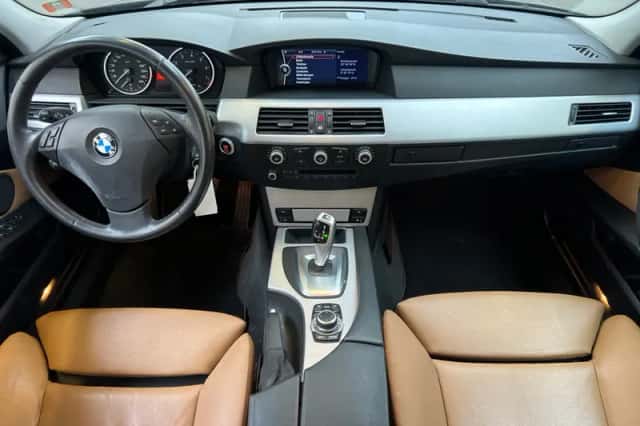 BMW 5-Serie (2010) thumbnail 3