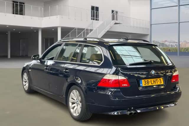 BMW 5-Serie (2010) thumbnail 4