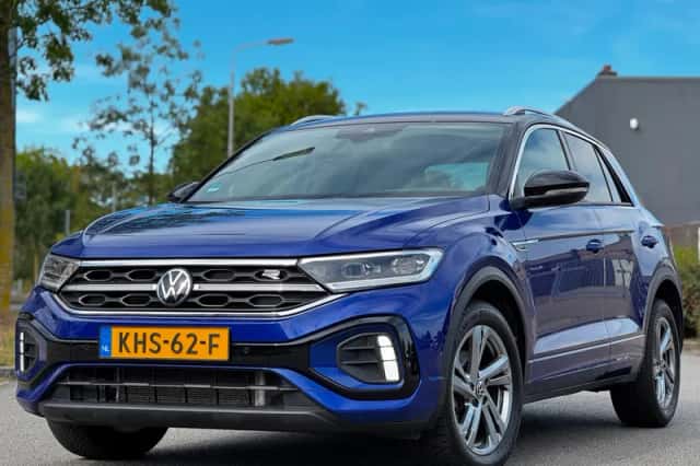 Volkswagen T-Roc (2024) thumbnail 1