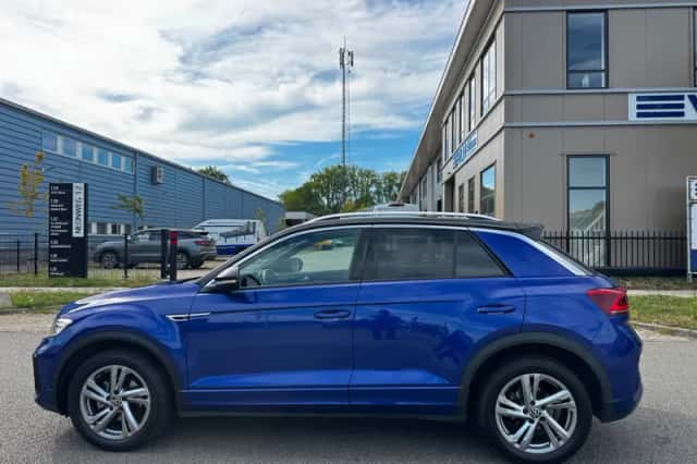 Volkswagen T-Roc (2024) thumbnail 5