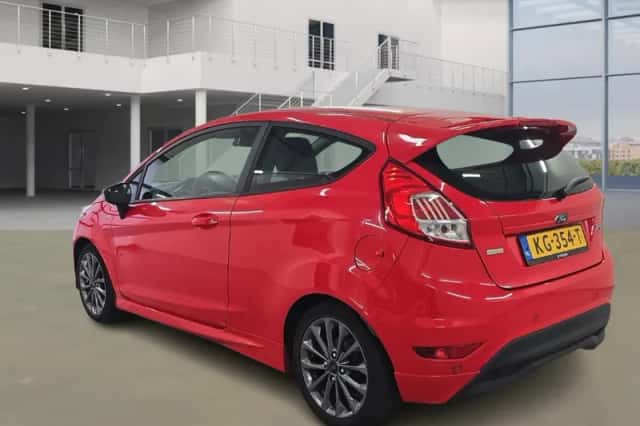 Ford Fiesta (2016) thumbnail 4