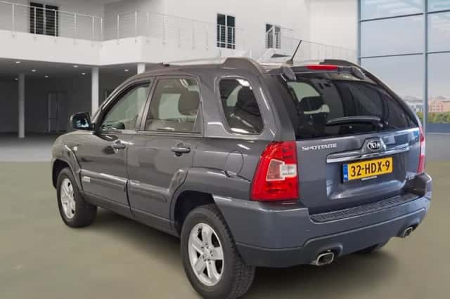 Kia Sportage (2008) thumbnail 4