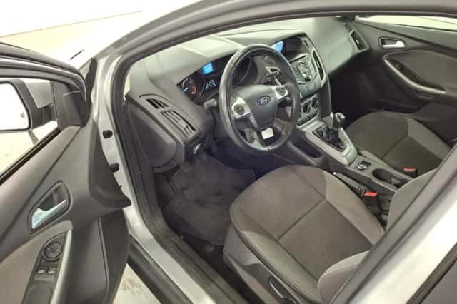 Ford Focus (2012) thumbnail 5