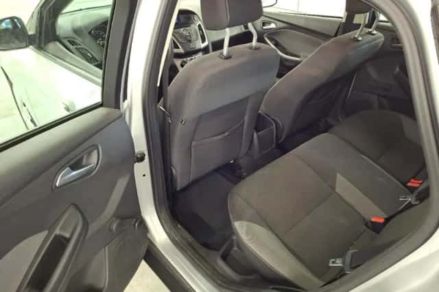 Ford Focus (2012) thumbnail 6
