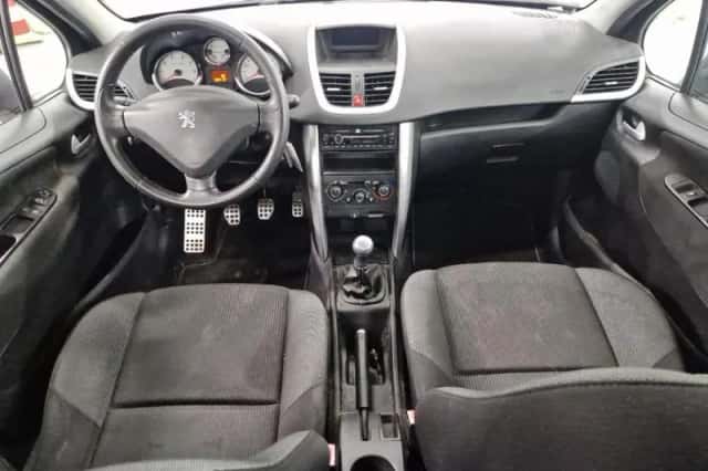 Peugeot 207 (2011) thumbnail 6