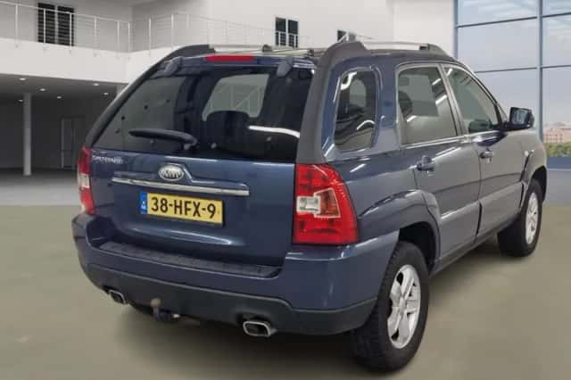 Kia Sportage (2008) thumbnail 3