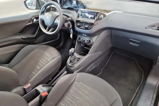 Peugeot 208 (2016) thumbnail 6