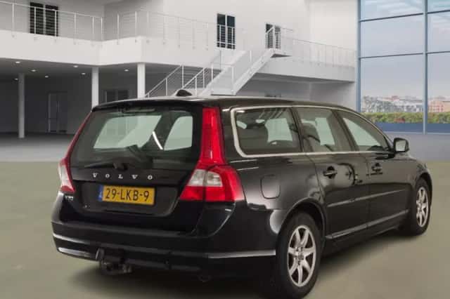 Volvo V70 (2010) thumbnail 3