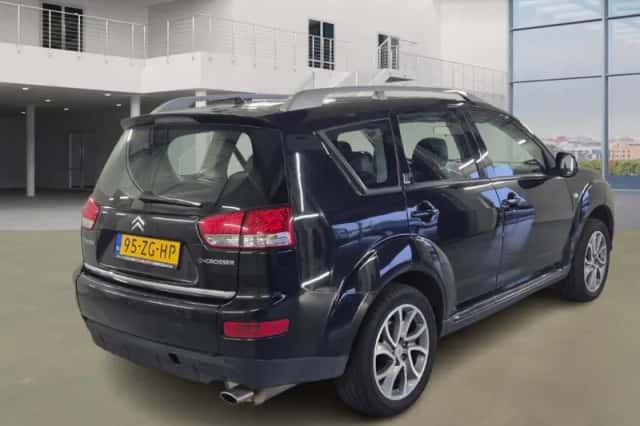 Citroën C-Crosser (2008) thumbnail 3