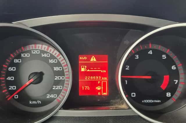 Citroën C-Crosser (2008) thumbnail 5
