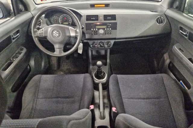 Suzuki Swift (2008) thumbnail 6