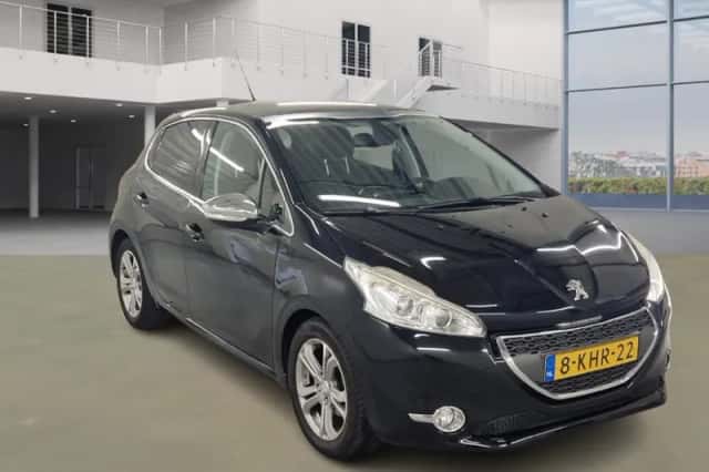 Peugeot 208 (2013) thumbnail 2