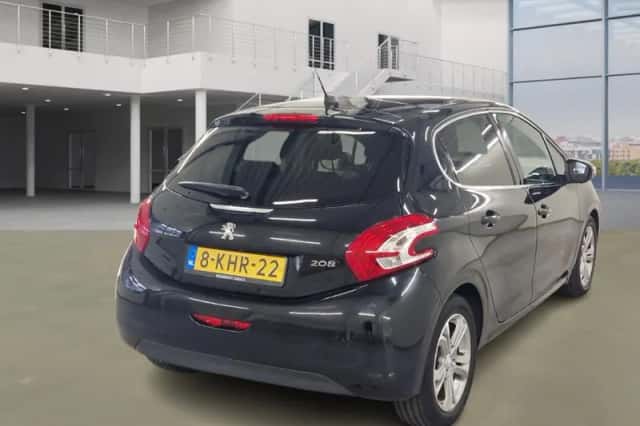 Peugeot 208 (2013) thumbnail 3