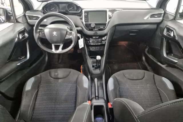 Peugeot 208 (2013) thumbnail 6