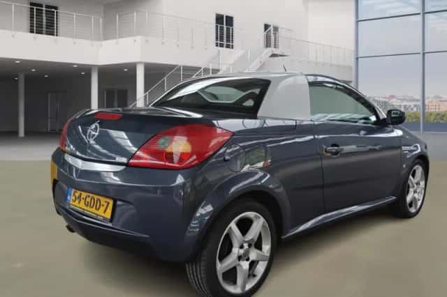 Opel Tigra TwinTop (2008) thumbnail 3