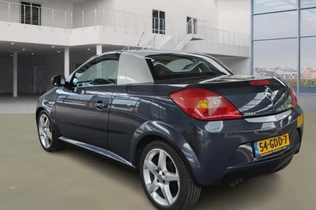 Opel Tigra TwinTop (2008) thumbnail 4