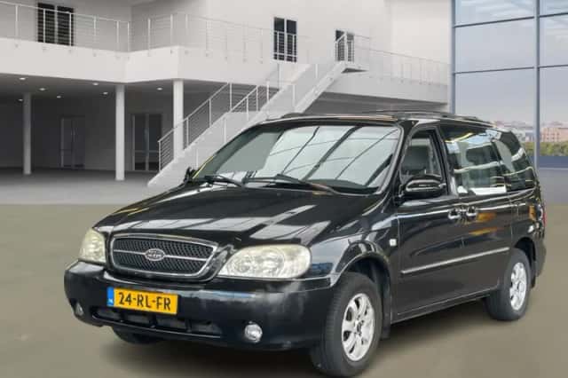 Kia Carnival (2005) thumbnail 1