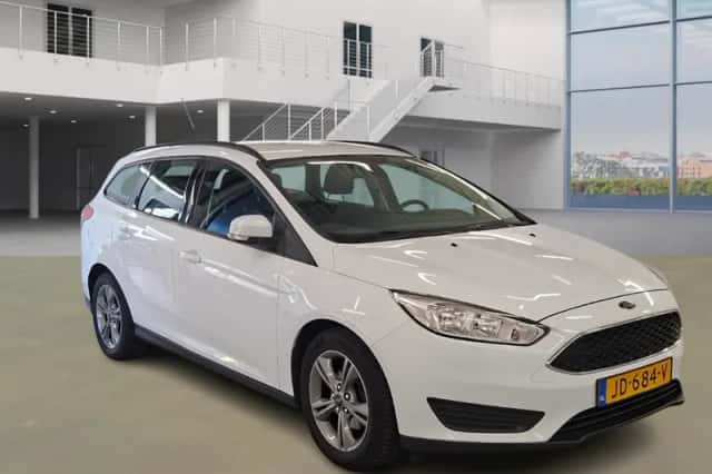 Ford Focus (2016) thumbnail 2