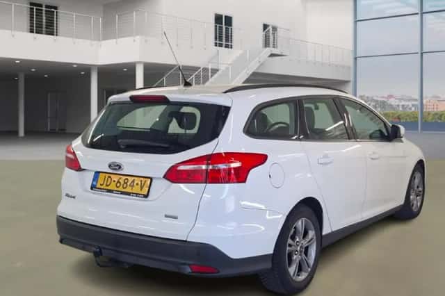 Ford Focus (2016) thumbnail 3