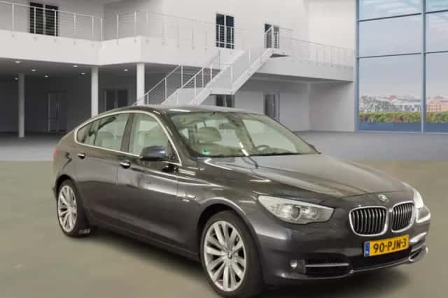 BMW 5-Serie (2011) thumbnail 2