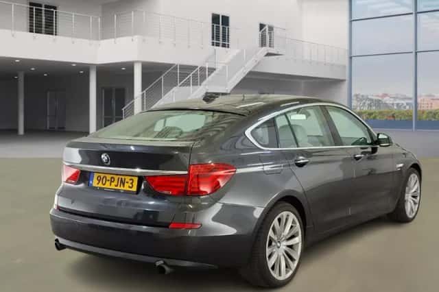 BMW 5-Serie (2011) thumbnail 3