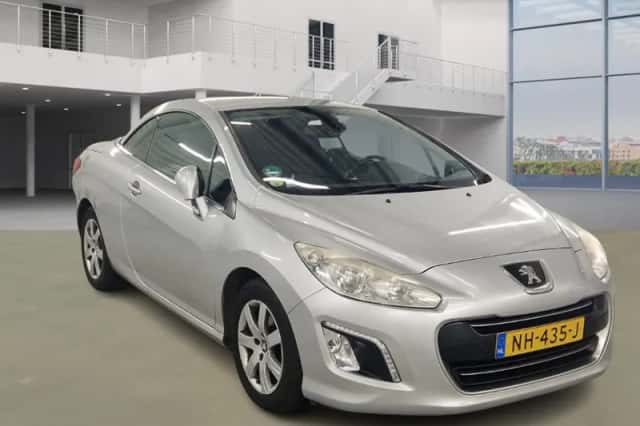 Peugeot 308 (2013) thumbnail 2