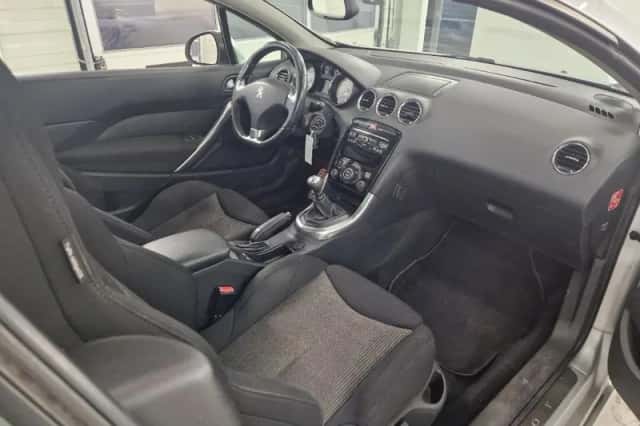 Peugeot 308 (2013) thumbnail 6