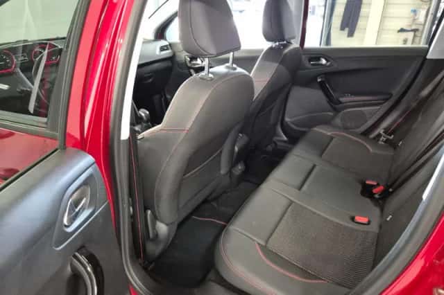 Peugeot 2008 (2017) thumbnail 5