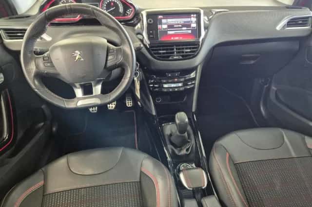 Peugeot 2008 (2017) thumbnail 6