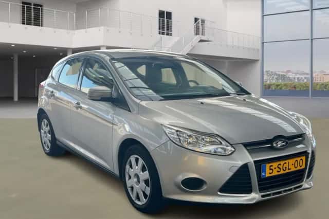 Ford Focus (2013) thumbnail 2