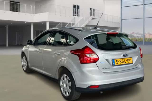 Ford Focus (2013) thumbnail 4