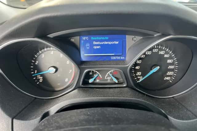 Ford Focus (2013) thumbnail 5