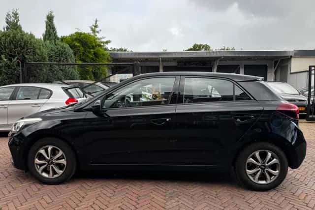 Hyundai i20 (2018) thumbnail 2