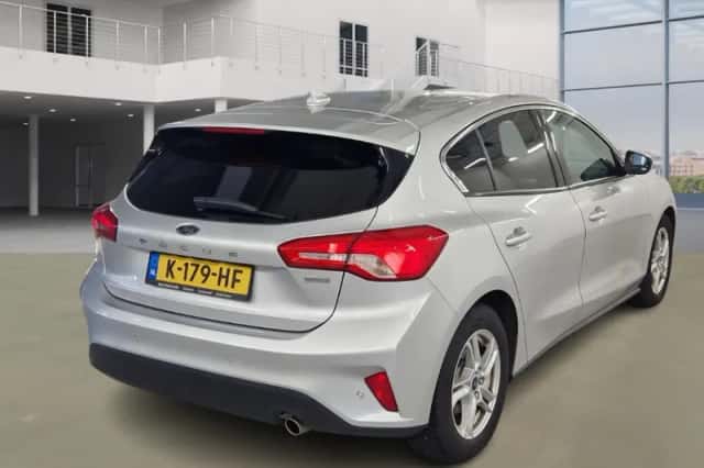Ford Focus (2018) thumbnail 2