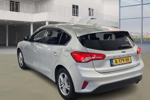 Ford Focus (2018) thumbnail 3