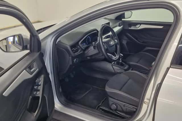 Ford Focus (2018) thumbnail 5