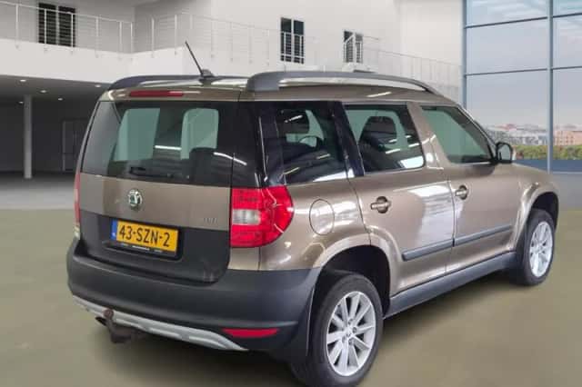 Škoda Yeti (2012) thumbnail 3