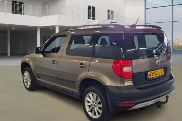 Škoda Yeti (2012) thumbnail 4