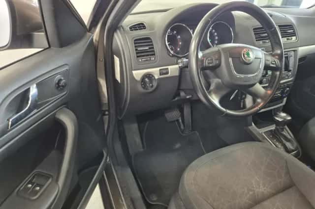 Škoda Yeti (2012) thumbnail 6