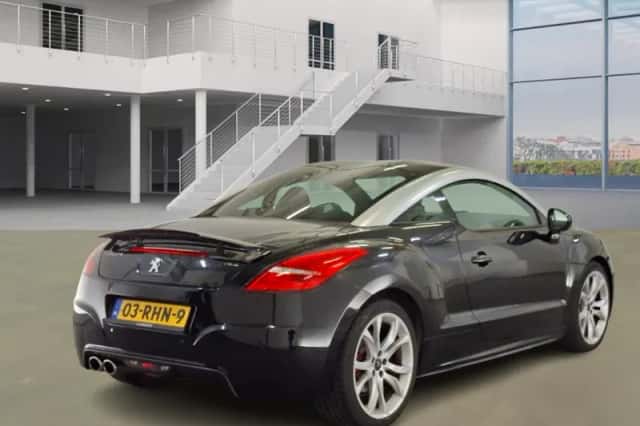 Peugeot RCZ (2011) thumbnail 3