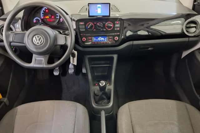 Volkswagen Up! (2015) thumbnail 6