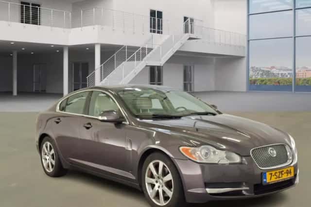 Jaguar XF (2008) thumbnail 2