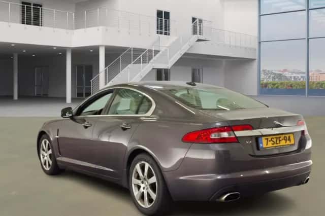 Jaguar XF (2008) thumbnail 4