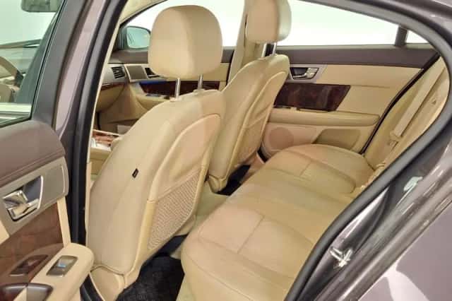 Jaguar XF (2008) thumbnail 5