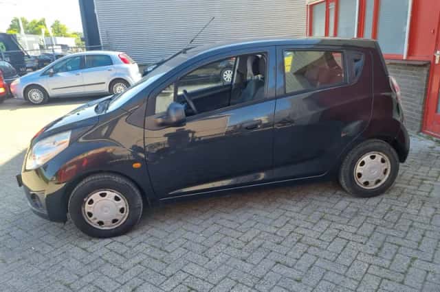 Chevrolet Spark (2011) thumbnail 3